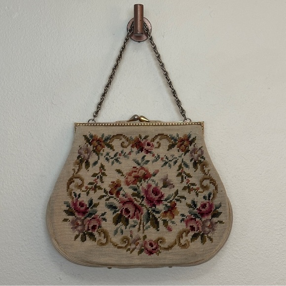 American Vintage Handbags - Floral Embroidered Wool Needlepoint Kisslock Vintage Women Bag Purse